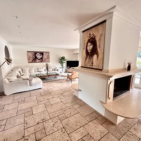 Magnifique Villa De Luxe Avec Piscine Villa *