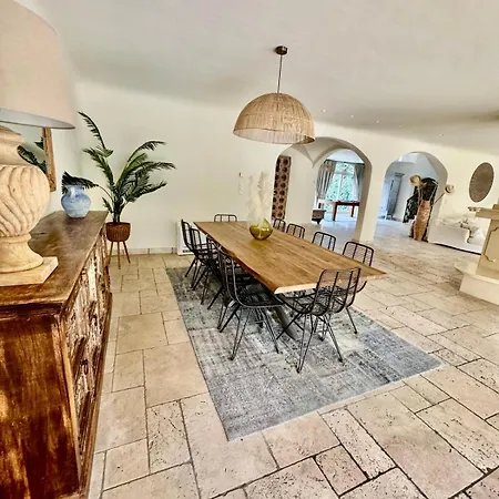 Magnifique Villa De Luxe Avec Piscine Villa *